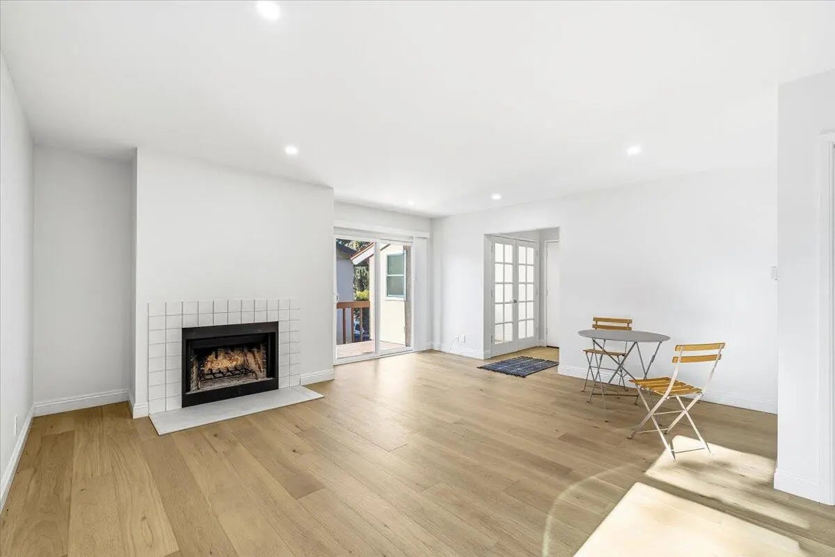 Photo of Listing #26-383