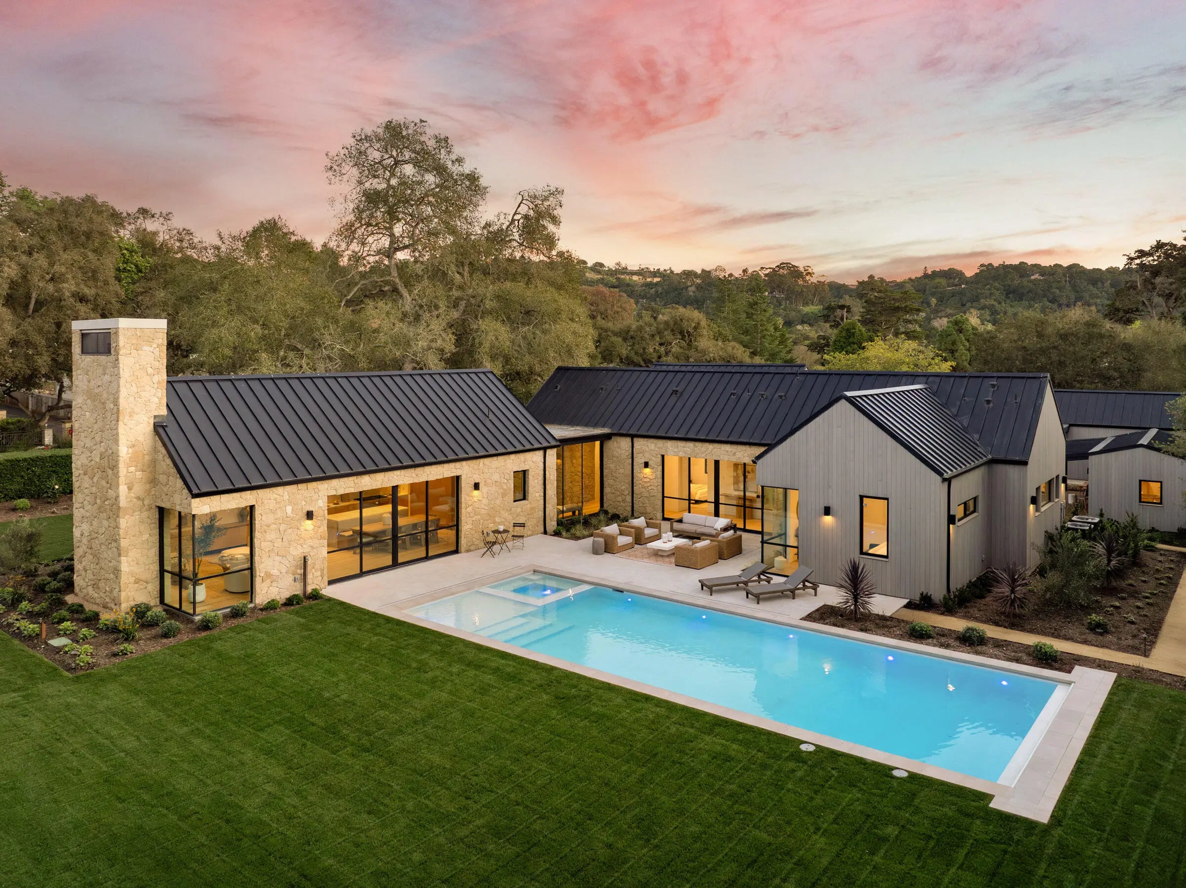 Photo of Listing #26-705