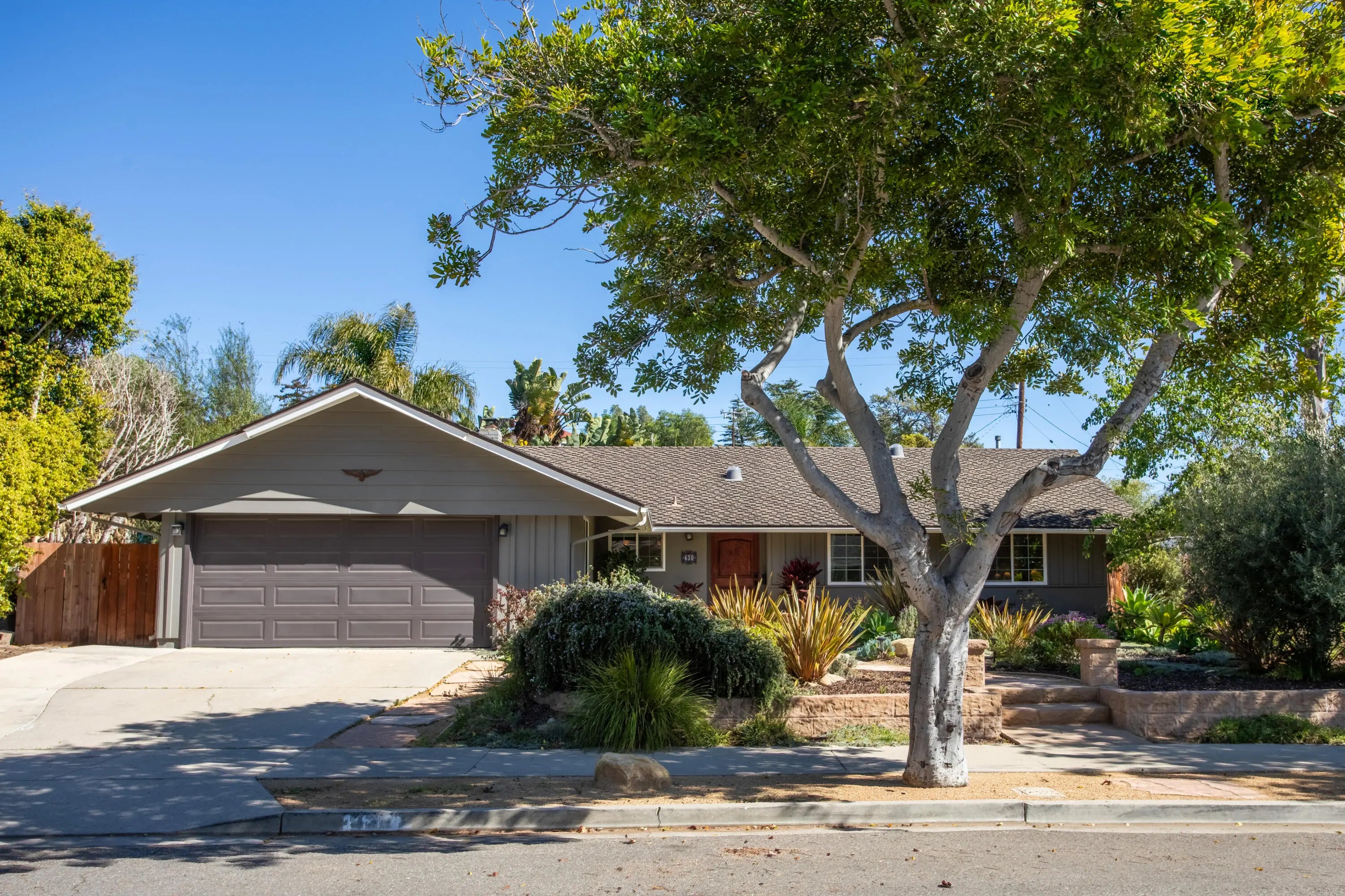 Photo of Listing #26-765