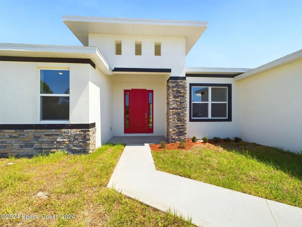 542 Lambright Street Sw, Palm Bay