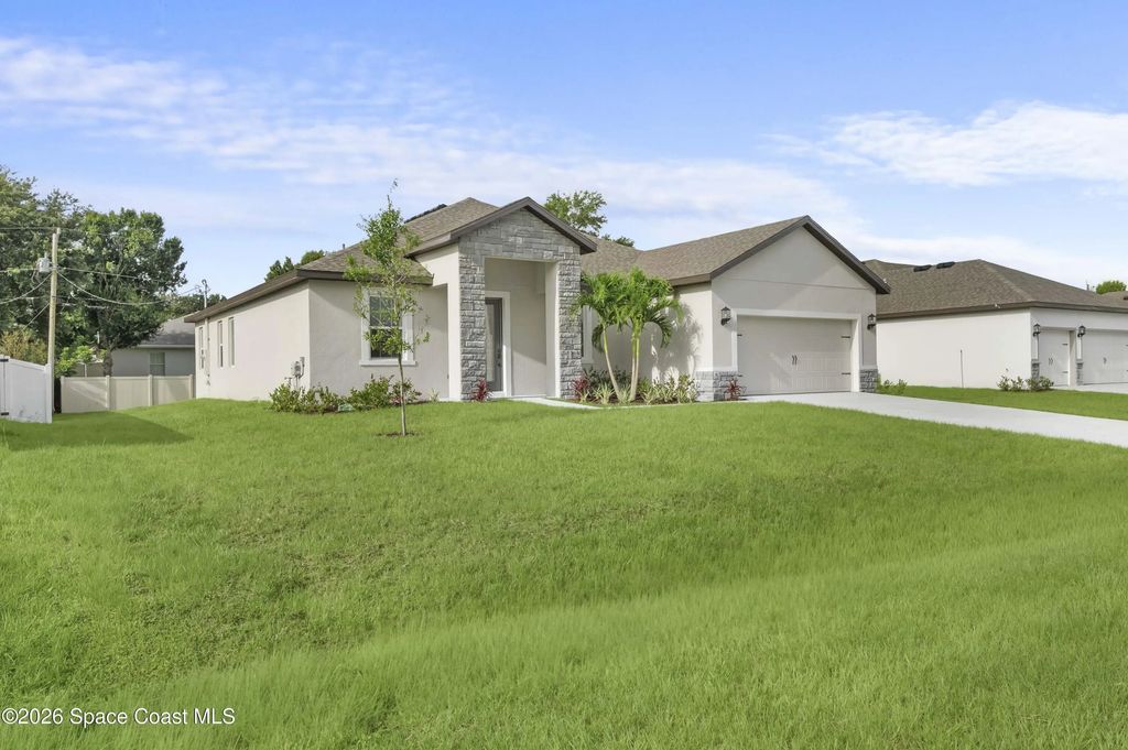 372 Croquet Avenue Ne, Palm Bay