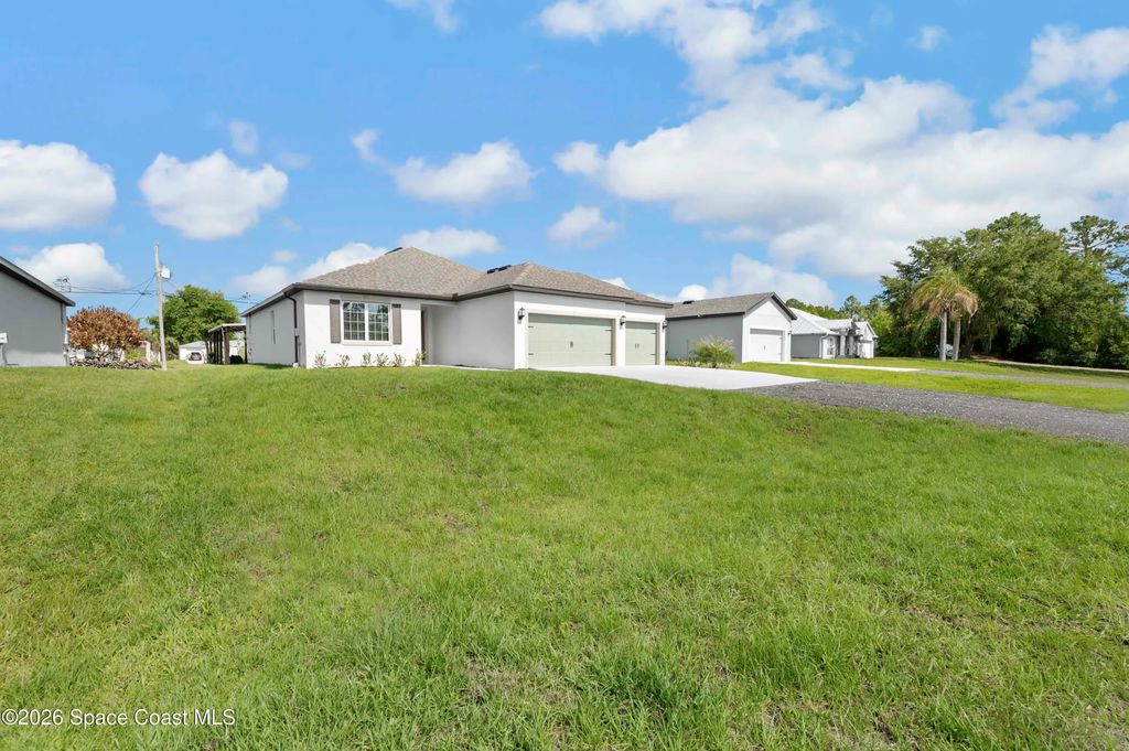 759 Americana Boulevard Nw, Palm Bay