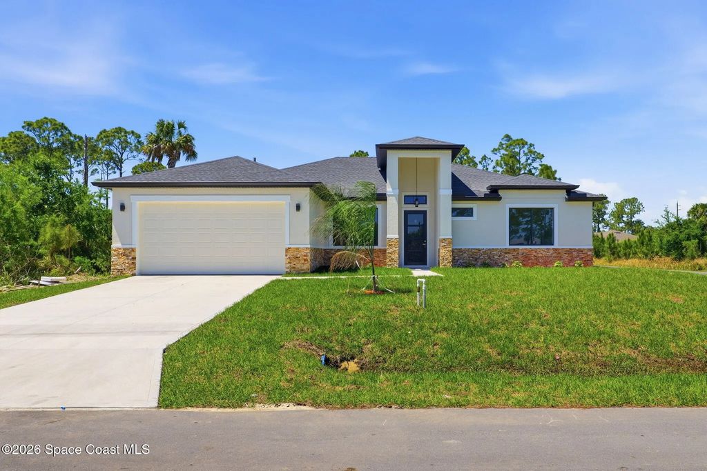 889 Reading Street Se, Palm Bay