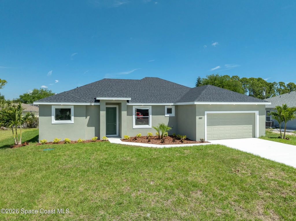 680 Londonderry Circle Se, Palm Bay