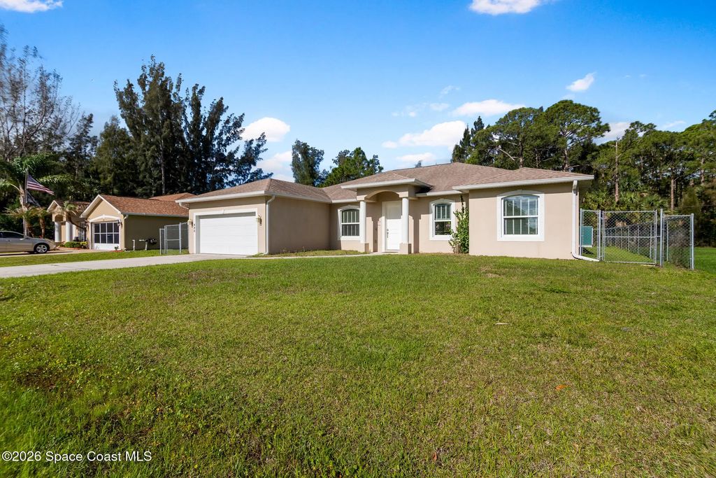 486 Avocado Road Nw, Palm Bay