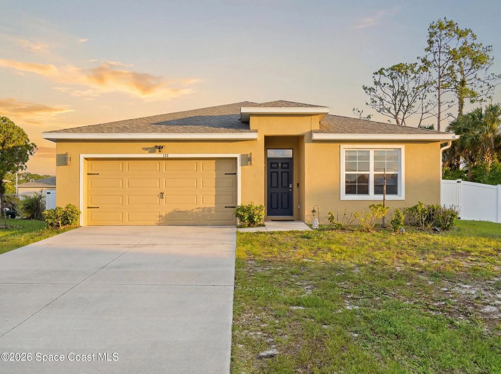 104 Carmelite Avenue Nw, Palm Bay