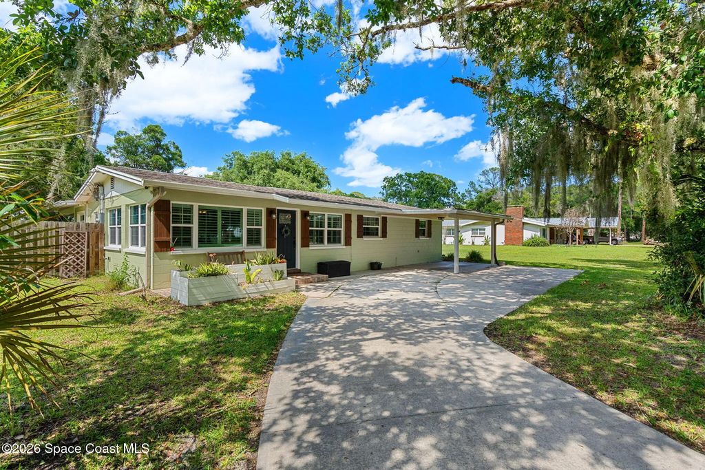 4360 Lakeridge Drive, Melbourne
