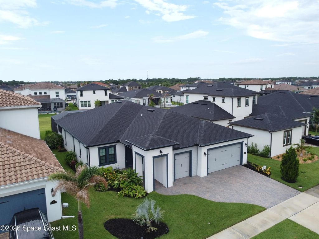 8197 Gullen Drive, Melbourne