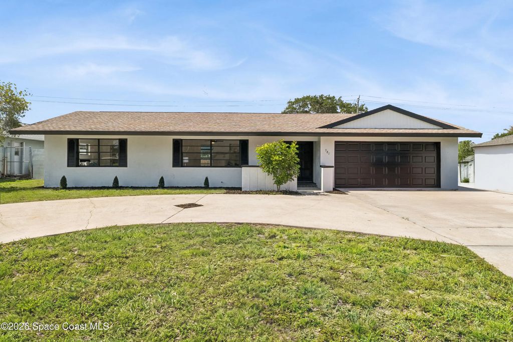 381 E Riviera Boulevard, Indialantic