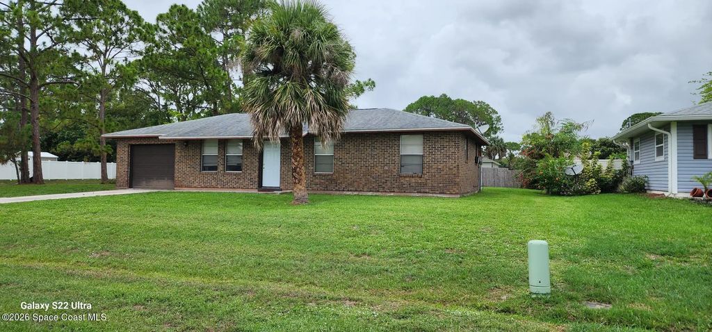 839 Custer Street Nw, Palm Bay