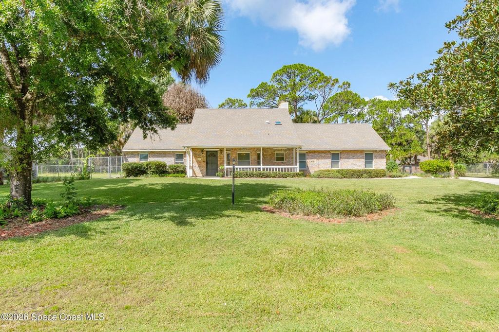 898 Havelock Avenue Sw, Palm Bay