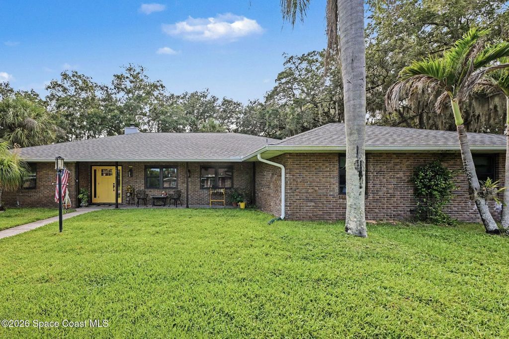 1810 Whispering Oaks Circle, Melbourne