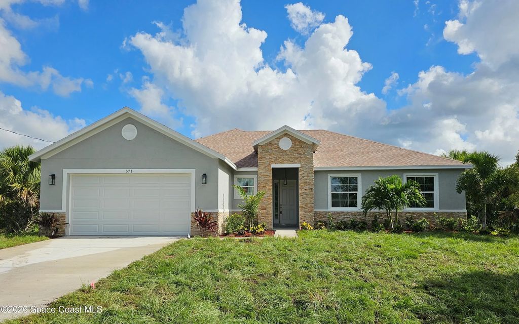 571 Fondulac Street Sw, Palm Bay
