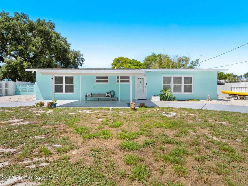 3730 Maple Street, Sebastian