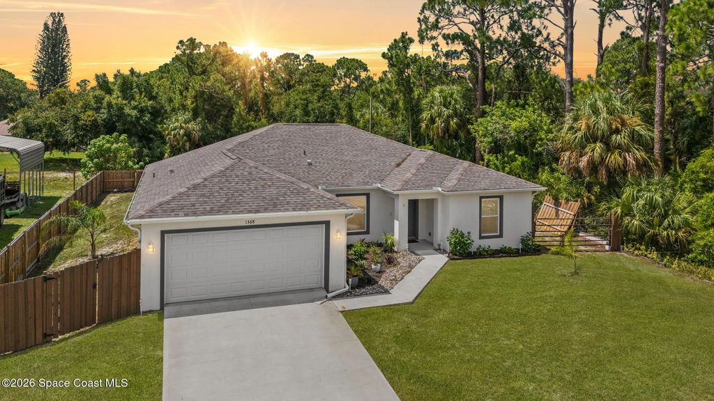 1368 Schneider Street Sw, Palm Bay