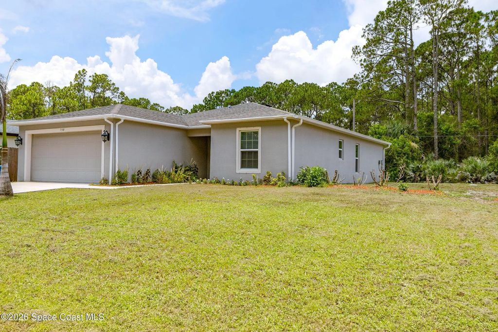 730 Scott Avenue Sw, Palm Bay