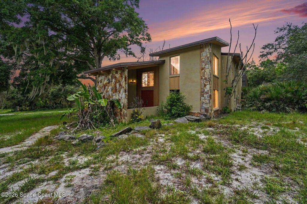 1320 S Carpenter Road, Titusville