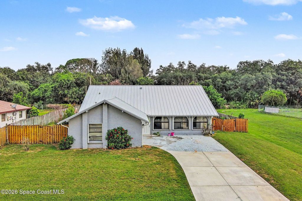353 Krefeld Road Nw, Palm Bay