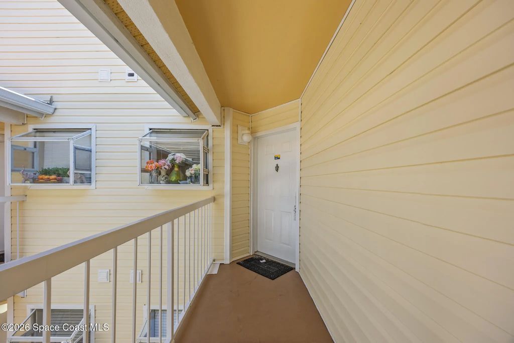 650 Island Club Court 160, Indialantic