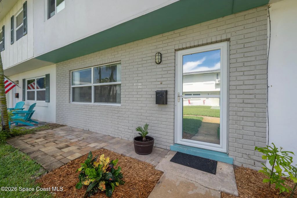 16 Adams Court, Satellite Beach