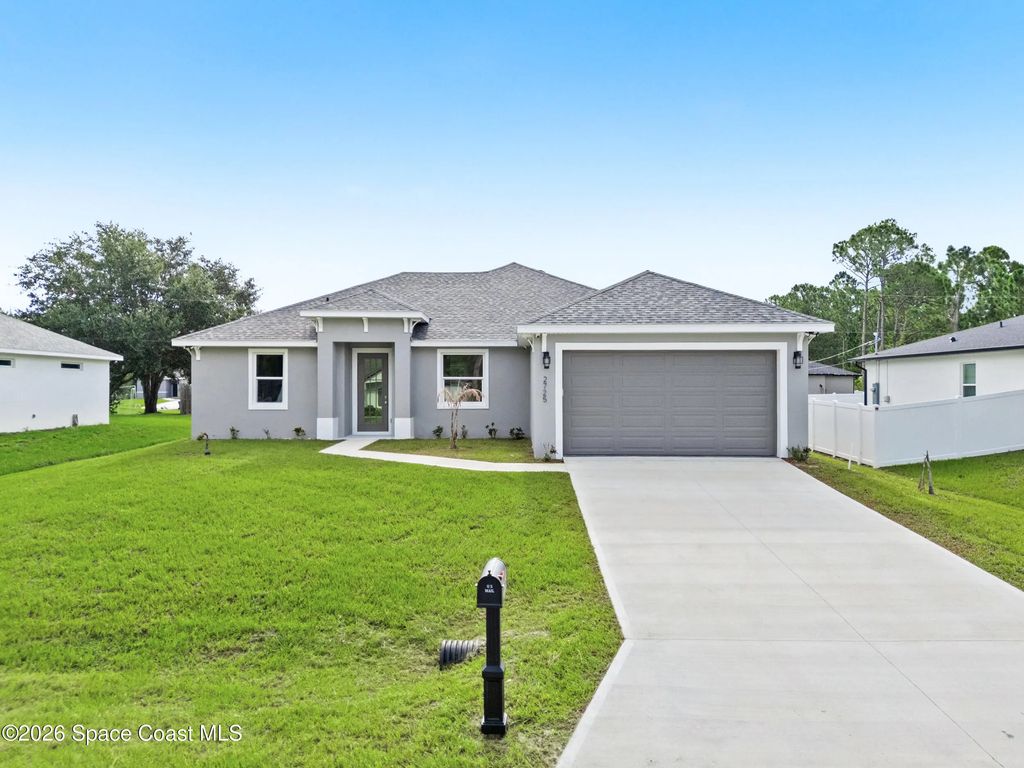 2725 Fields Avenue Se, Palm Bay