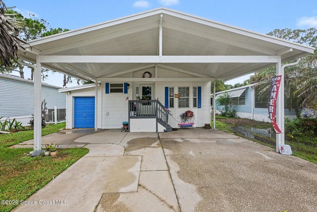 535 Lake Drive 535, Titusville
