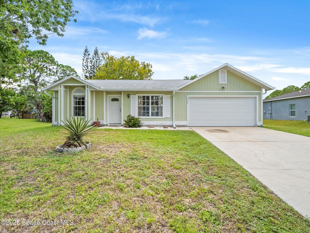 660 Weaver Road Sw, Palm Bay