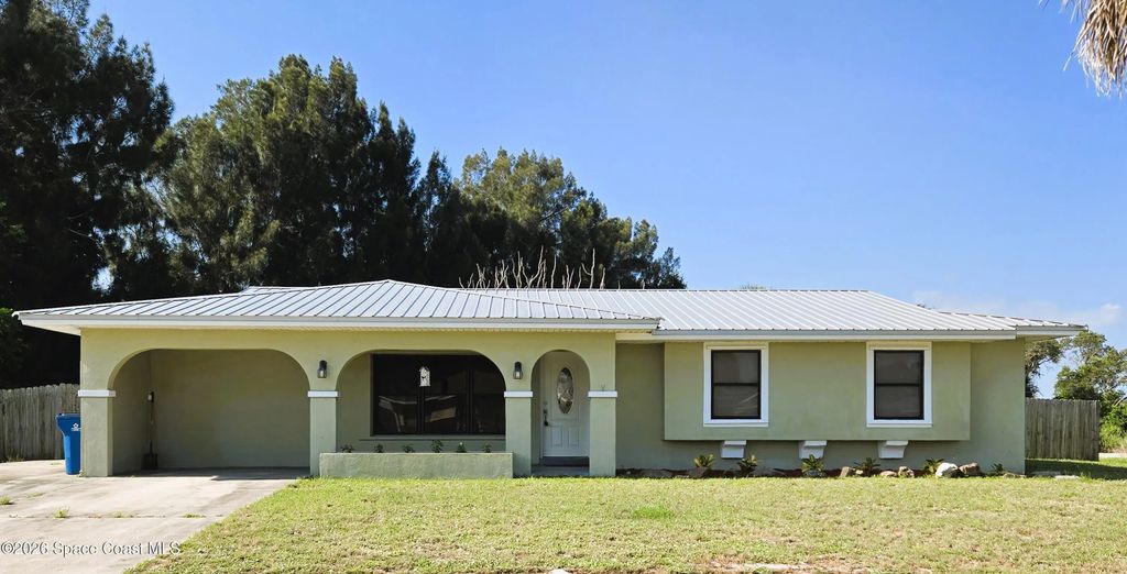 940 Bacon Circle Ne, Palm Bay