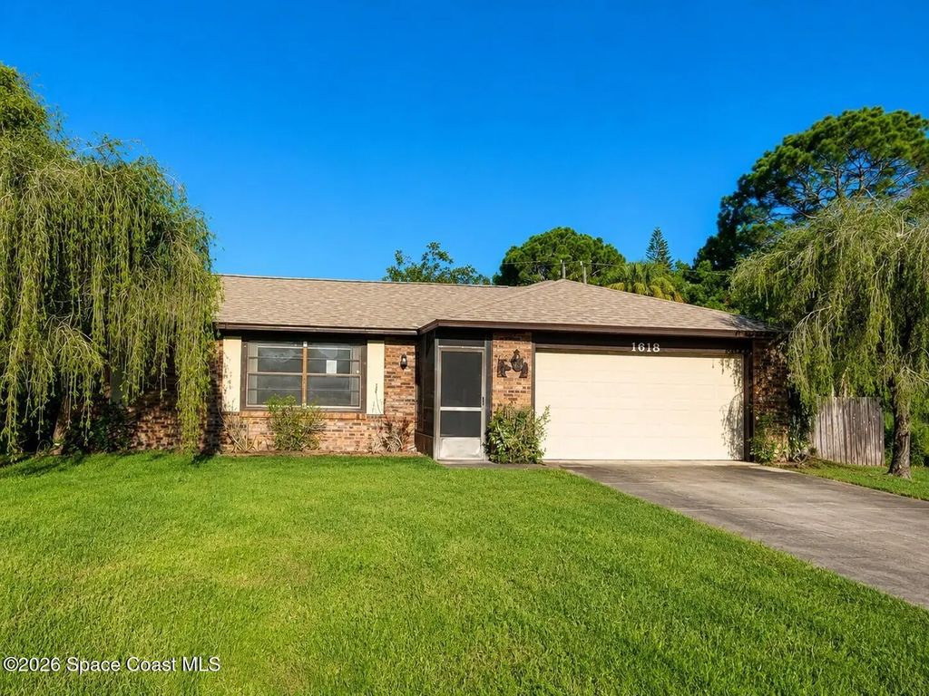 1618 Nw Givens Court Nw, Palm Bay