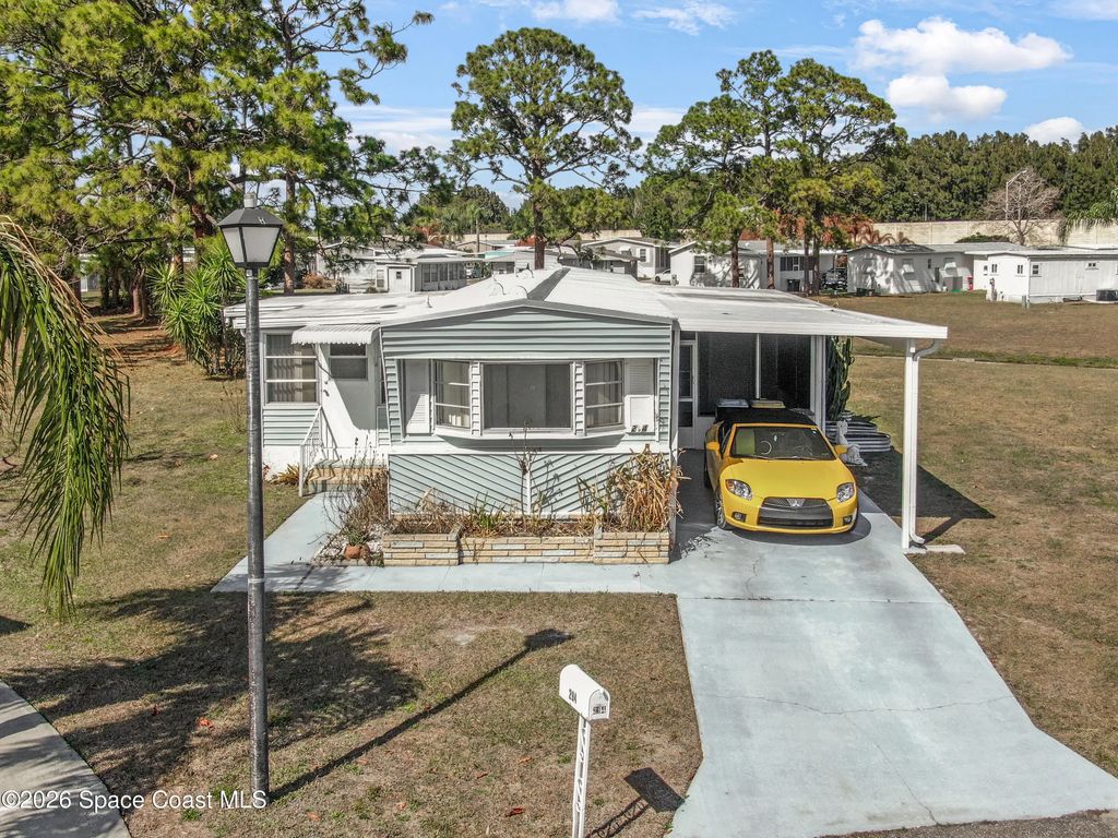 294 Fantasy Court Ne, Palm Bay