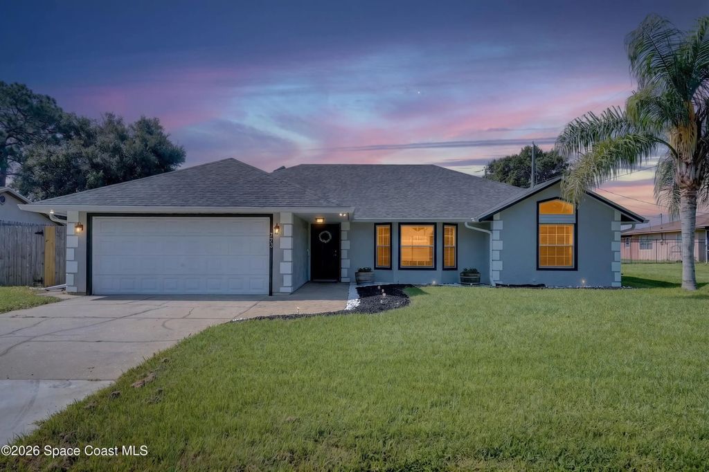 772 Americana Boulevard Ne, Palm Bay