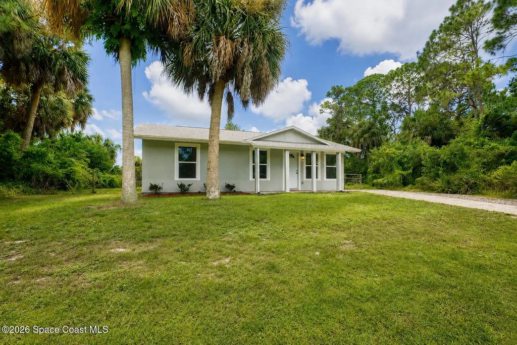 1076 Ivanhoe Street Nw, Palm Bay