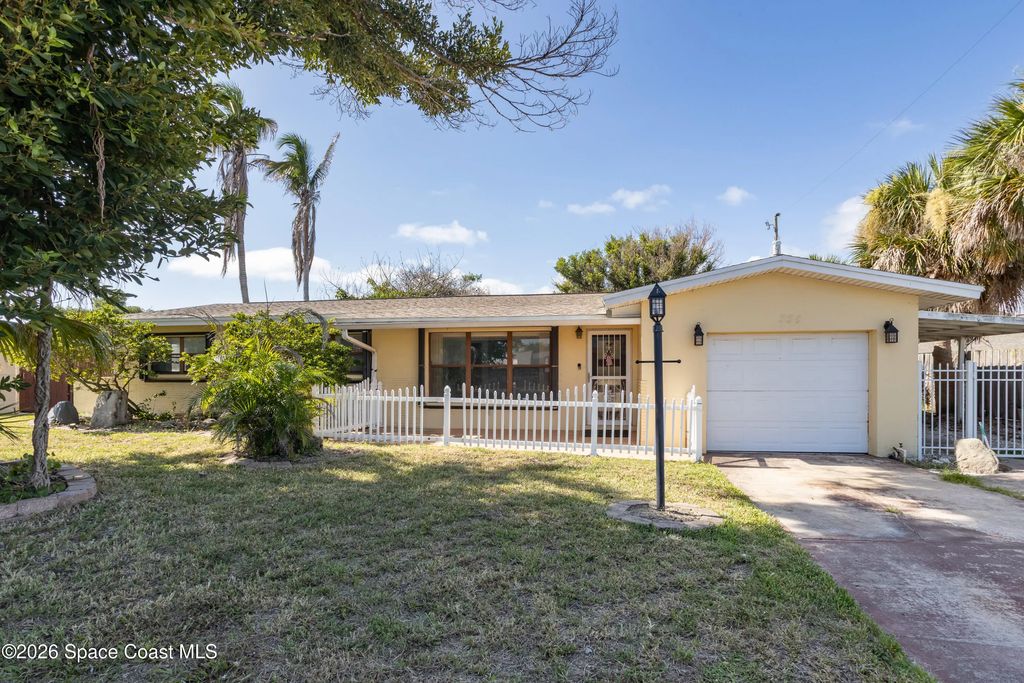 335 Brewster Road, Indialantic