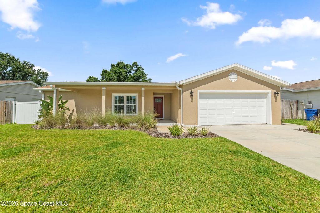 1003 Red Oak Circle, Brandon