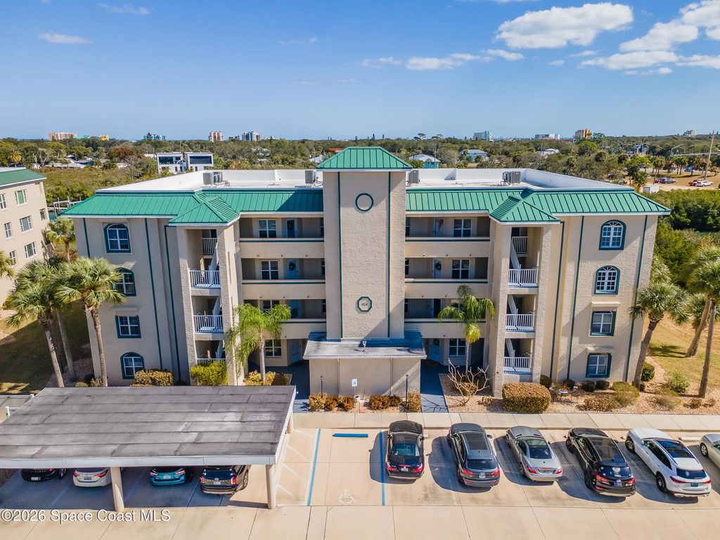 426 Bouchelle Drive 301, New Smyrna Beach