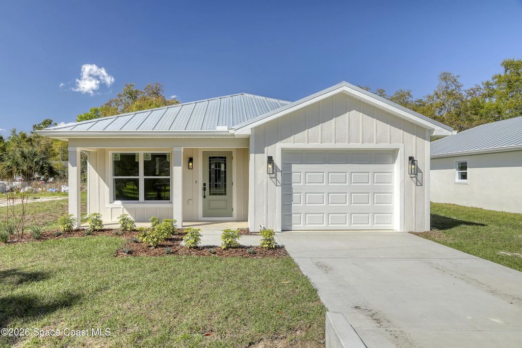 5812 Hammock Street, Mims