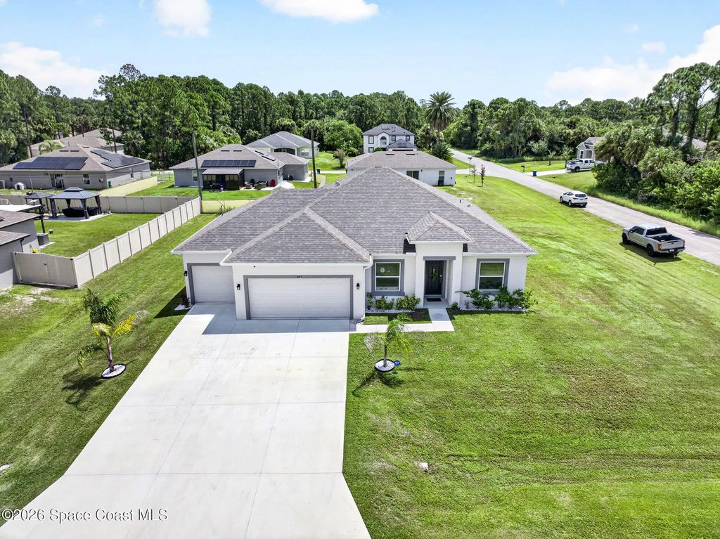 897 Dartmouth Avenue Sw, Palm Bay