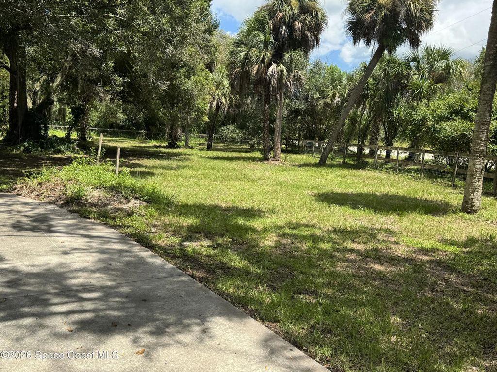 13680 101st Street, Fellsmere