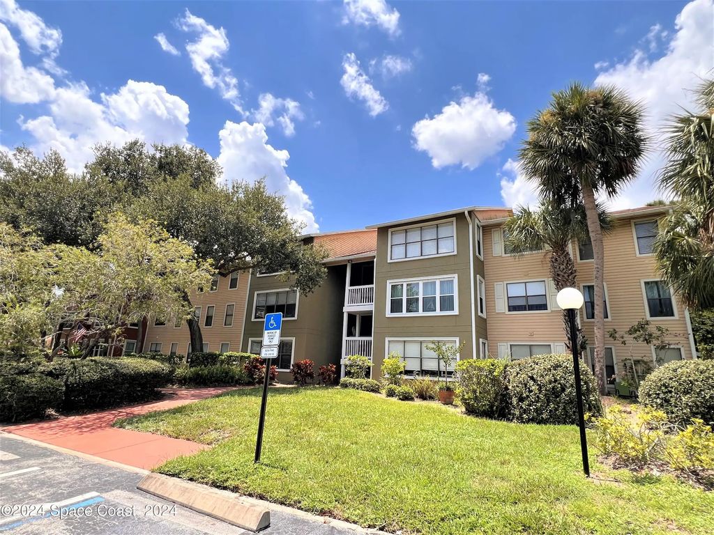 225 S Tropical Trail 124, Merritt Island