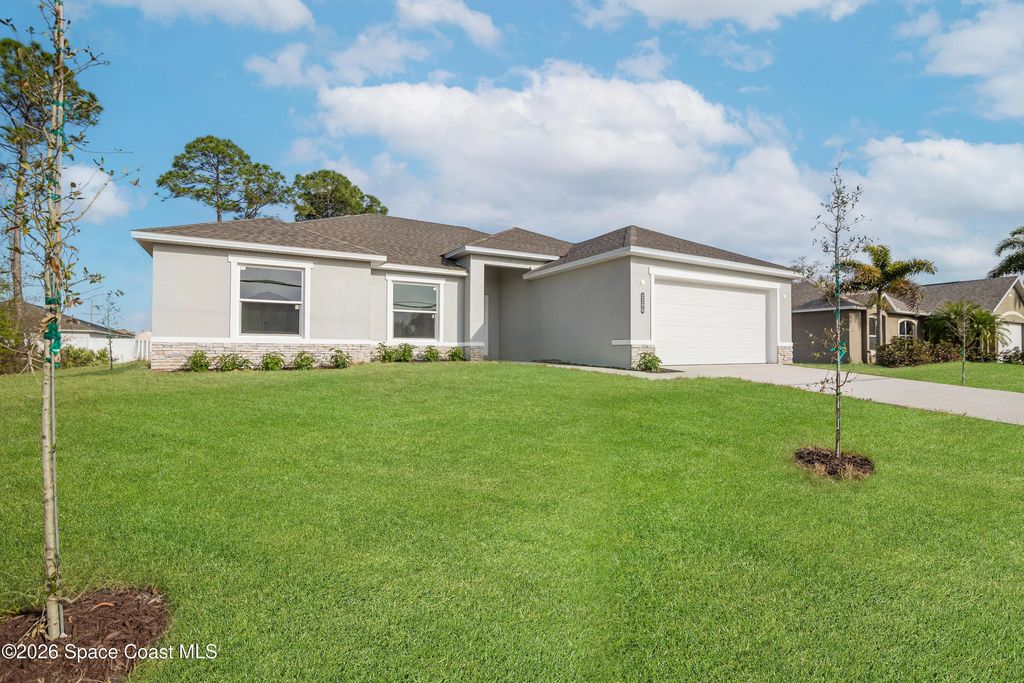 1698 Whittier Street Se, Palm Bay