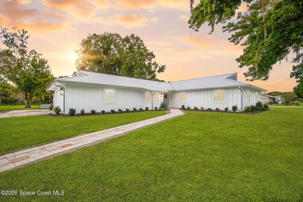 3825 Arlington Avenue, Mims