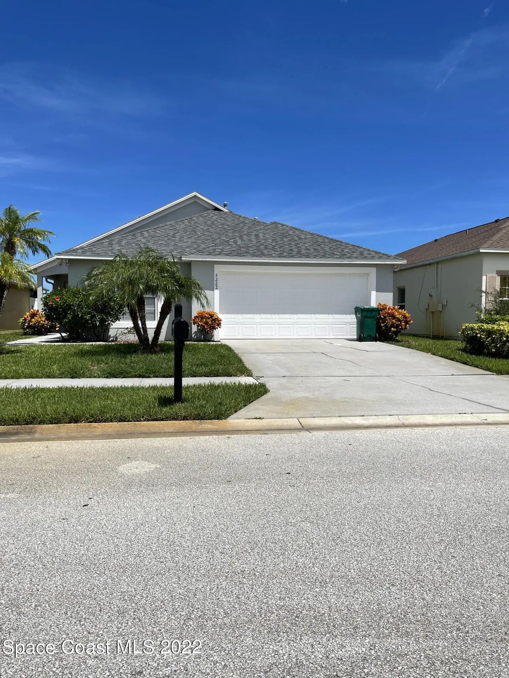 5222 Outlook Drive, Melbourne