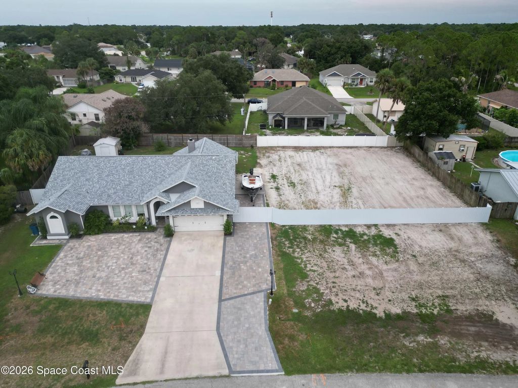 1319 Whaling Avenue Se, Palm Bay