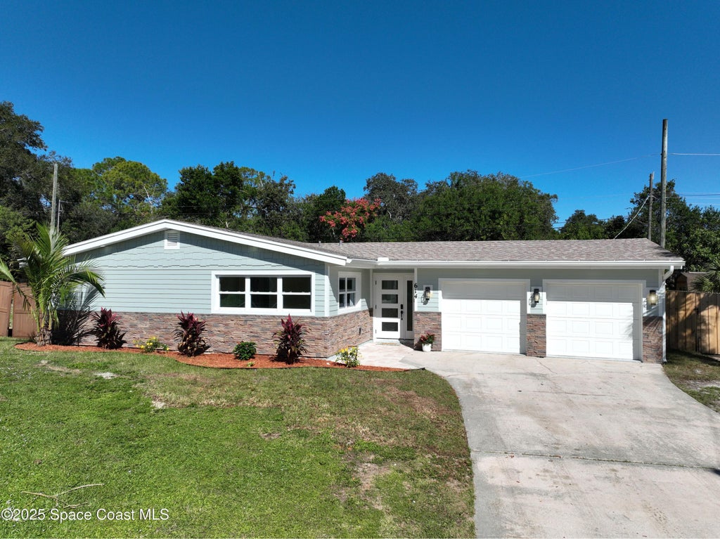 614 West Court, Titusville