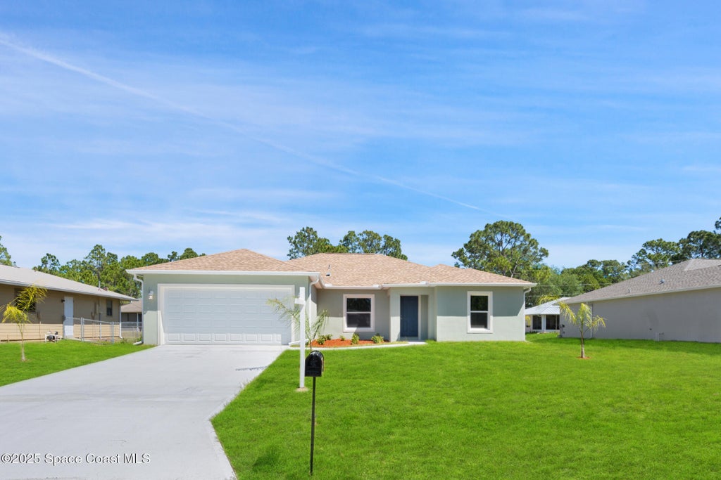 525 Fellenz Street Sw, Palm Bay