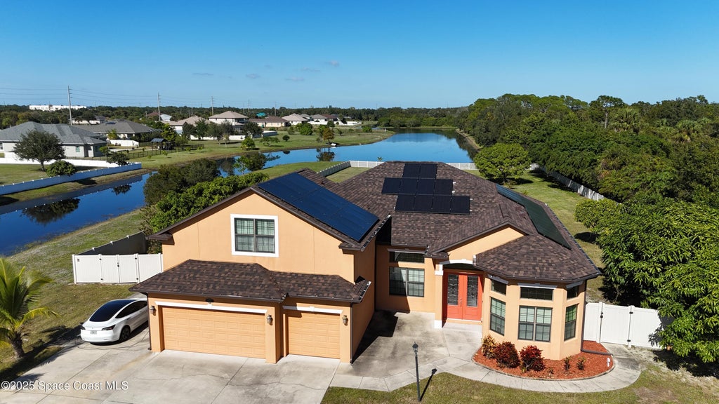 900 Hall Road, Malabar