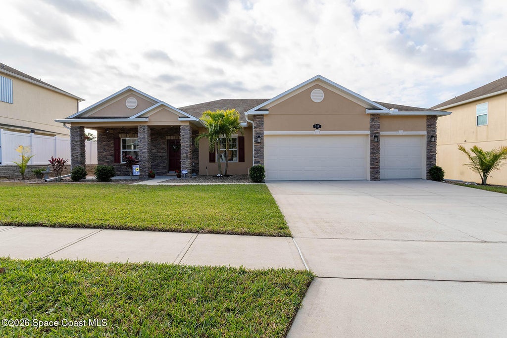 584 L M Davey Lane, Titusville