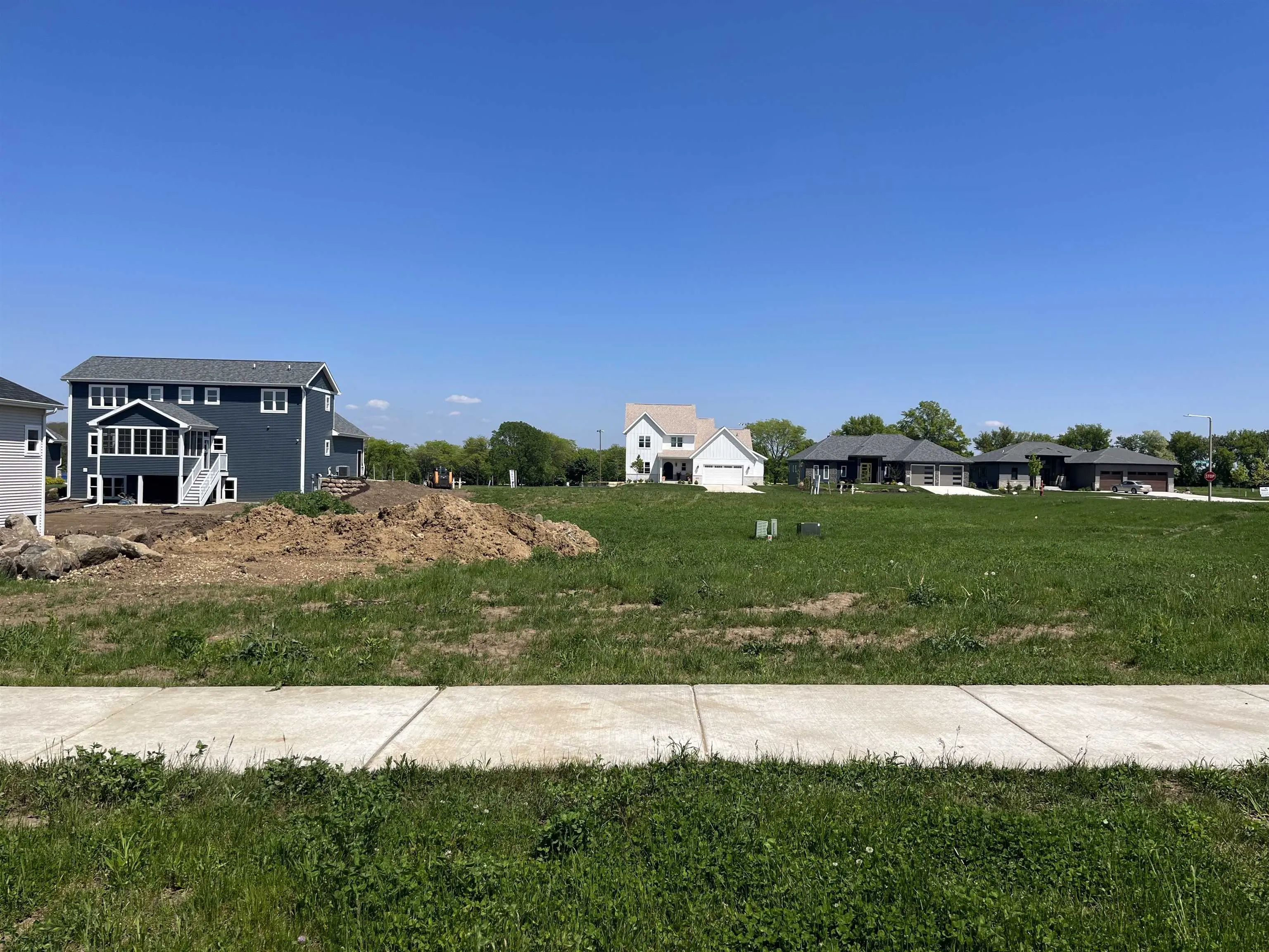 Photo of Listing #1977202