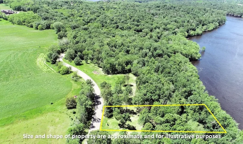 L23 Hillside Drive, Lake Delton