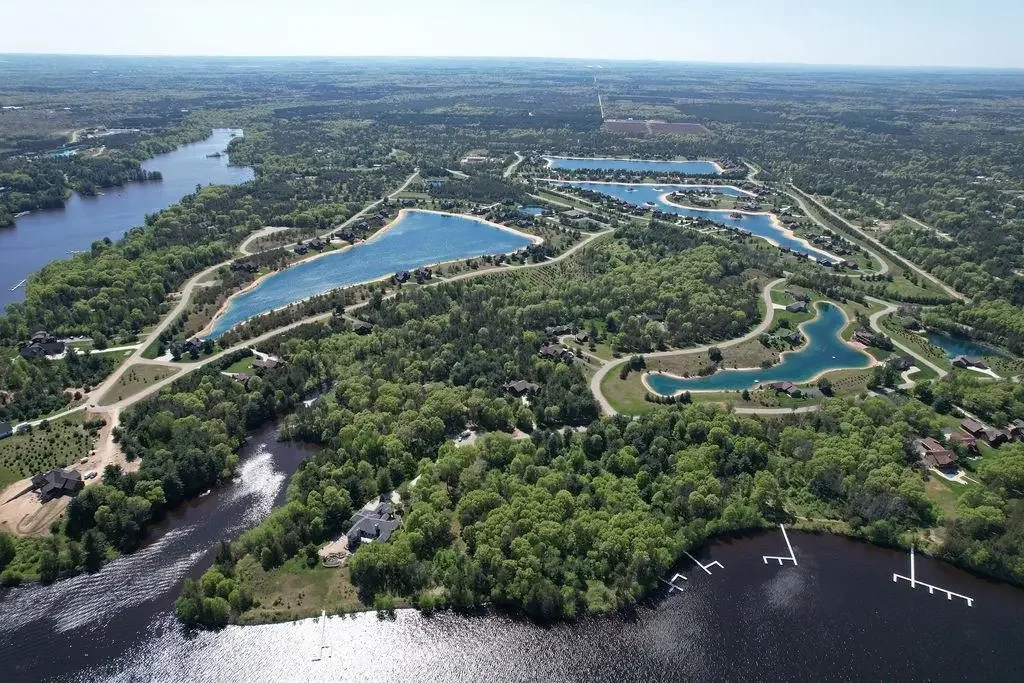 Photo of Listing #1980389